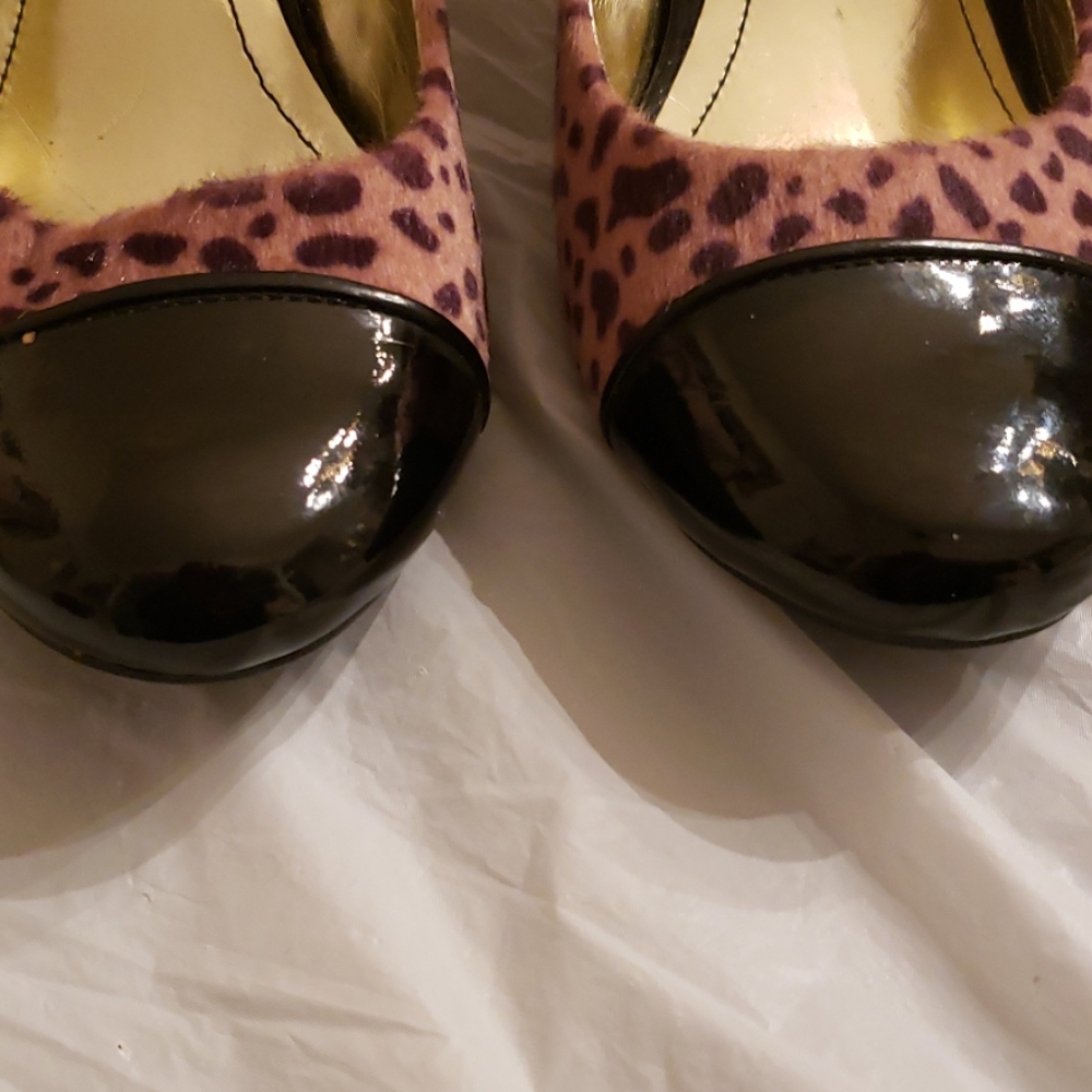 Shoes - Picture 3 of 9